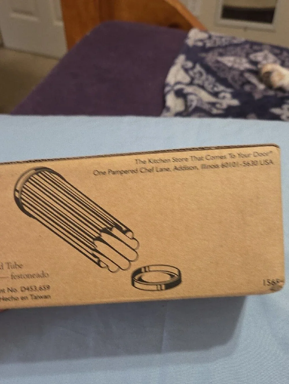 The Pampered Chef Scalloped Bread Tube